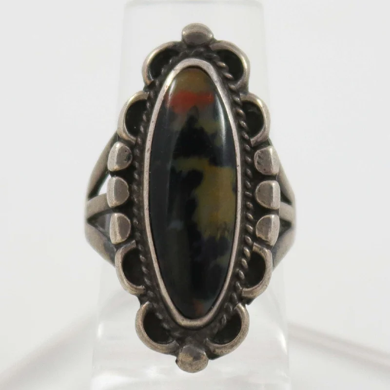 Rings with vine-wrapped bands for nature -1950s Agate Ring