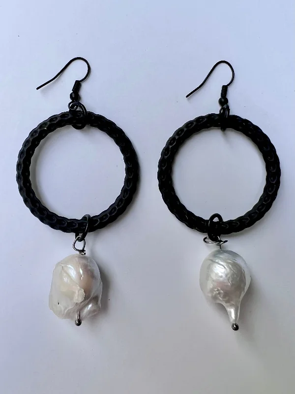 Bold rings with oversized amethyst gemstones -Black Loop Pearl Earring