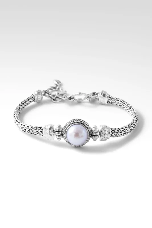 Bracelets with wave engravings for ocean vibes -Happy Moments Bracelet™ in Freshwater Pearl