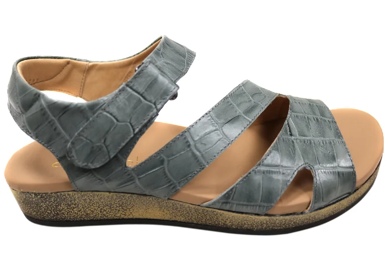 Stylish sandals for women with thick straps and chic buckle details for casual outfits-Opananken Jules Womens Comfortable Brazilian Leather Sandals