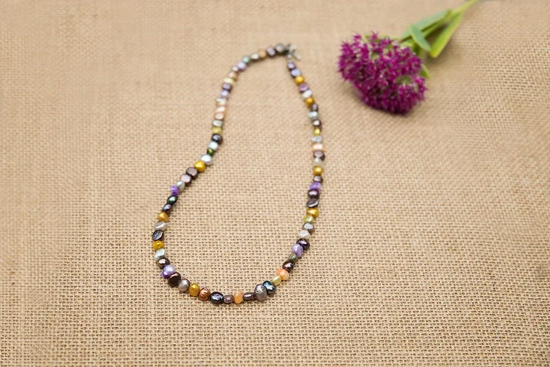 Necklaces and pendants with love knot designs for a romantic, meaningful symbol-Multicolor Pearl Necklace