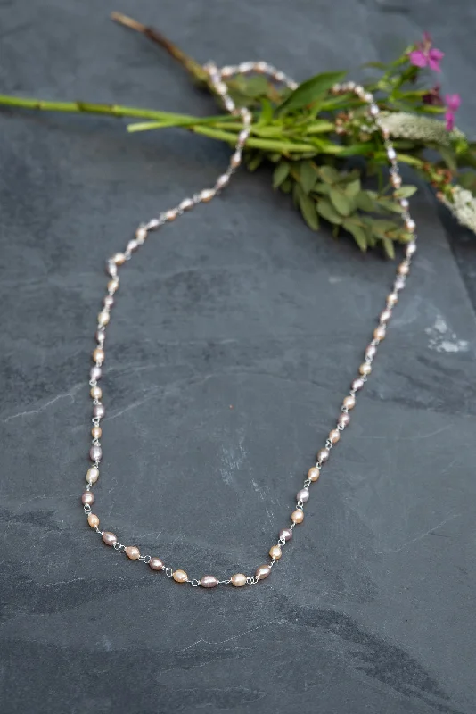 Best necklaces and pendants with art deco elements for a vintage, glamorous design-Sherbert Pearl Necklace